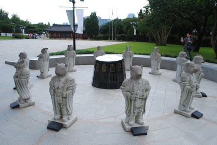 zodiac-statues